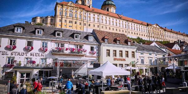 12h-Konzert wider Gewalt und Vergessen